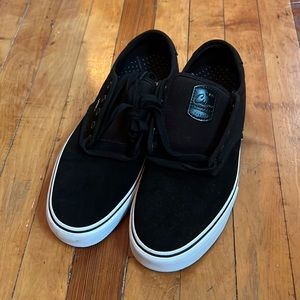 Vans chima sz. 9.5